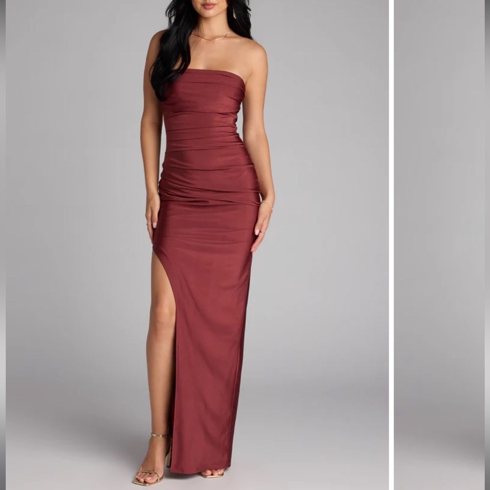 Windsor Anisley Strapless High Slit
Column Formal Dress